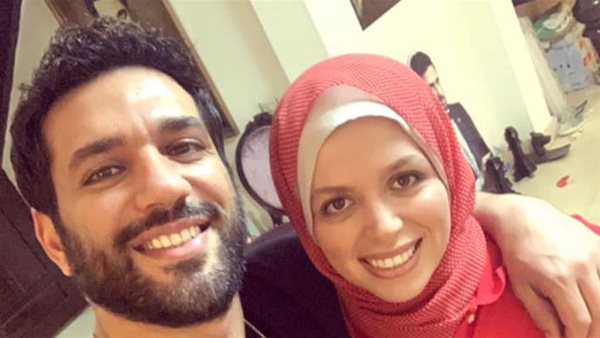 حسن الرداد وشقيقته