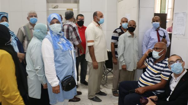 جانب من تلقي اللقاح