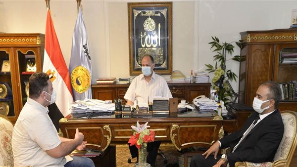 محافظ أسيوط خلال