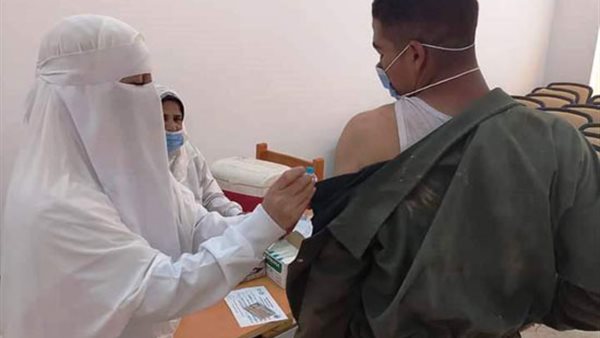 تطعيم الموظفين بلقاح