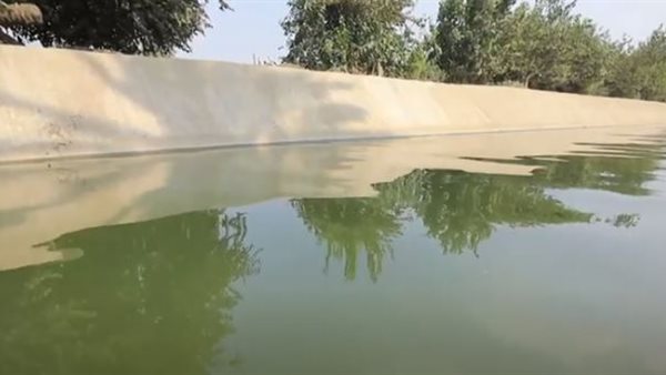 تبطين الترع 