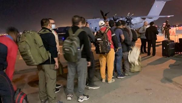 عمليات اجلاء مطار