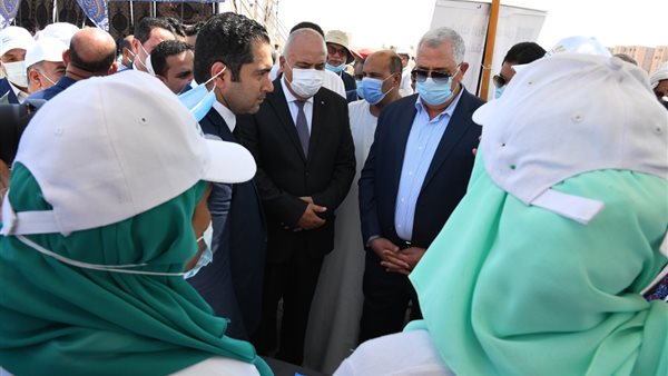 وزير الزراعة خلال