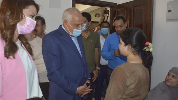 تسليم الاهالى المساكن