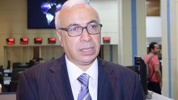 الكاتب الصحفي على