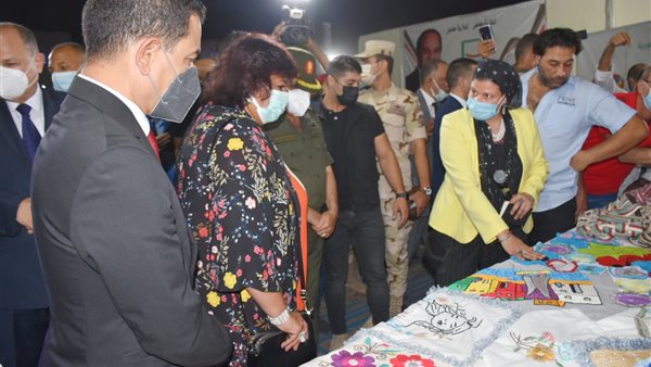 وزيرة الثقافة 