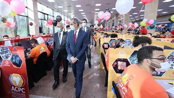 زيارة وزير الاتصالات