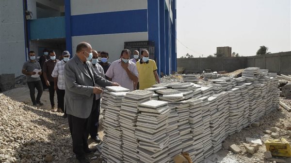 محافظ أسيوط خلال