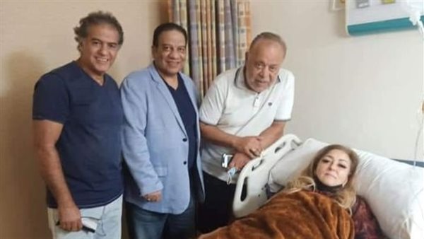 أشرف زكى يزور نهال