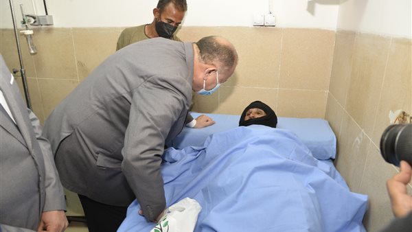 محافظ أسيوط خلال