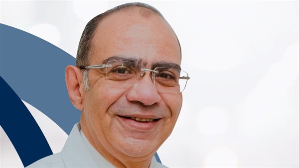 الدكتور حسام حسنى