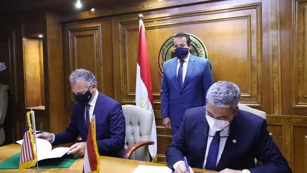 جانب من مراسم التوقيع