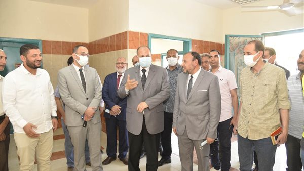 محافظ اسيوط خلال