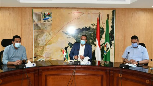 محافظ الفيوم خلال