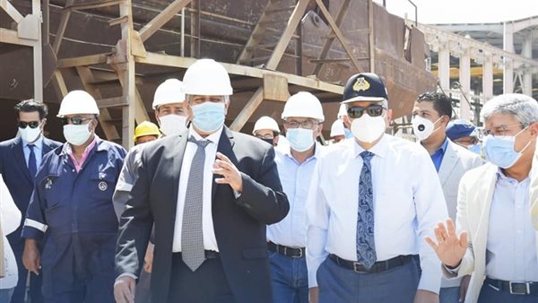 جولة رئيس قناة السويس