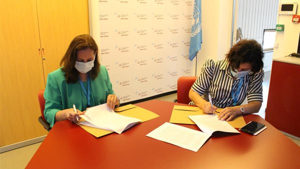 جانب من مراسم التوقيع