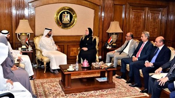 لقاء وزيرة الصناعة