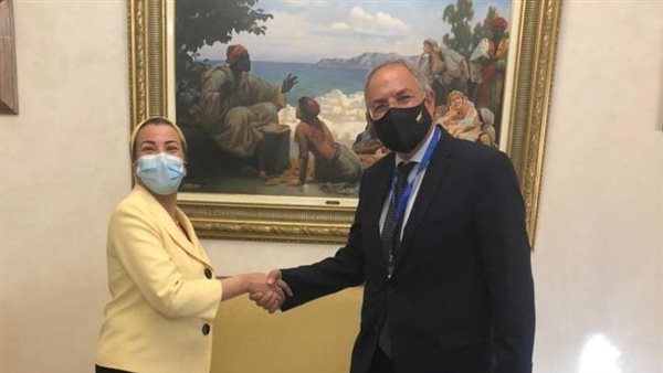 وزيرة البيئة ونظيرها