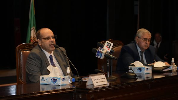 أكرم القصاص في ندوة