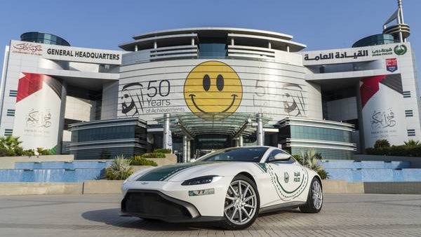 سيارة شرطة دبي