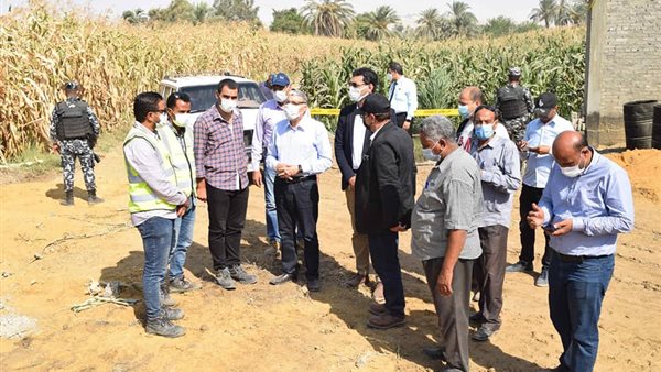 محافظ المنيا خلال