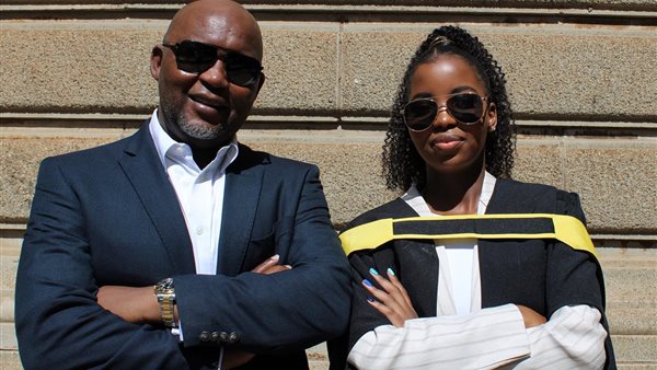 موسيمانى وابنته 