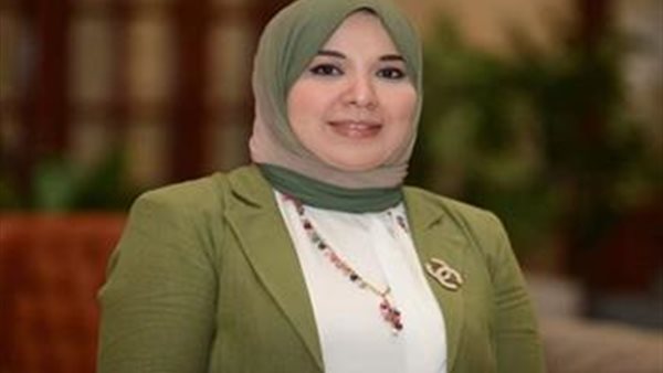 دينا الهلالي -استشاريه