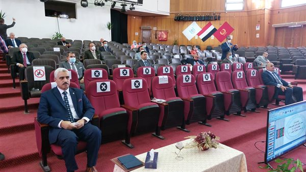 مشاركة رئيس جامعة