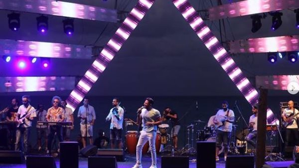 حماقي فى إحدى الحفلات