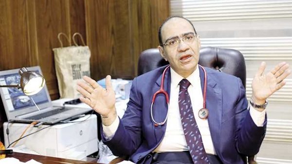 الدكتور حسام حسني