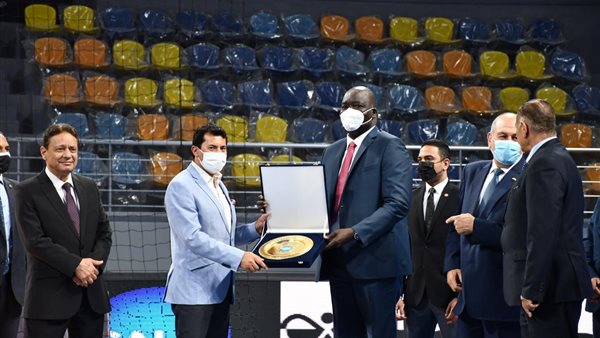 وزير الشباب والرياضة