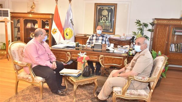 اجتماع محافظ اسيوط