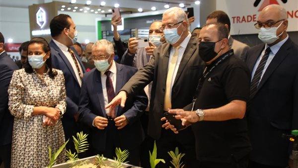 افتتاح الوزير للمعرض