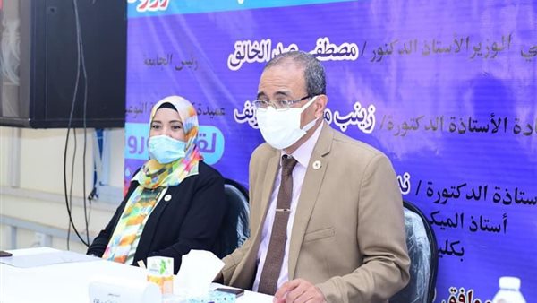 جانب من الندوة 