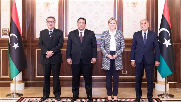 المنفي والسفيرة البريطانية