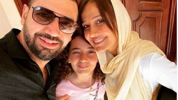 معز وحلا وابنته 