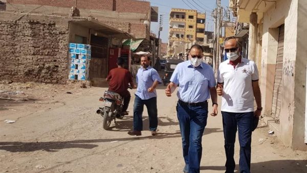 محافظ الشرقية خلال