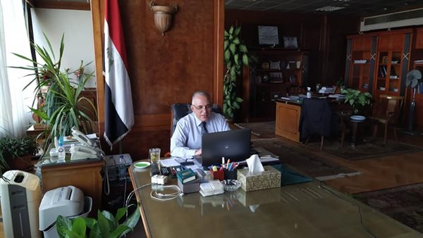 وزير الري خلال الاجتماع