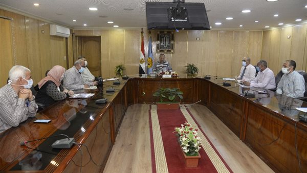 محافظ اسيوط خلال