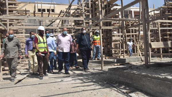 محافظ اسيوط خلال