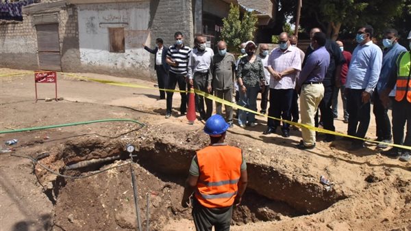 محافظ اسيوط خلال