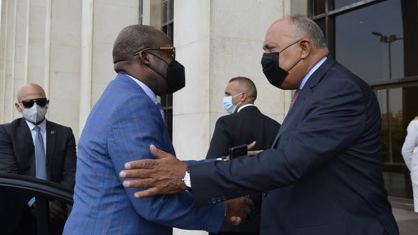 سامح شكري يستقبل