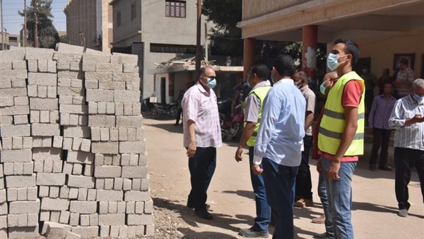 محافظ اسيوط خلال