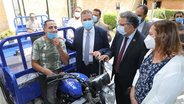 محافظ المنوفية خلال