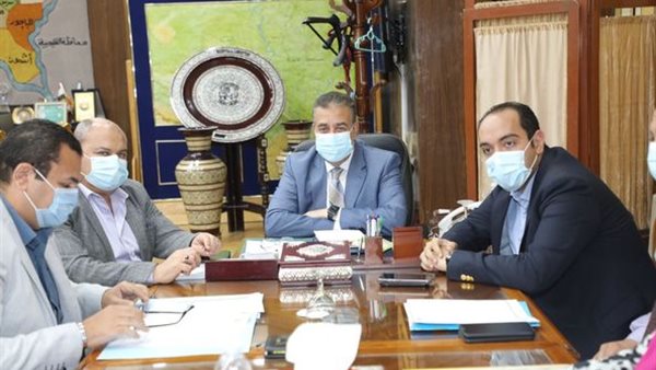 محافظ المنوفية خلال