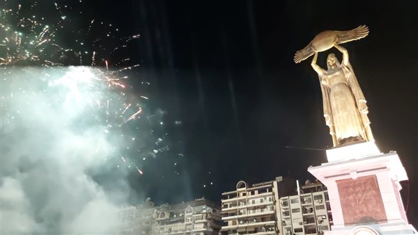 تمثال ساحة مصر