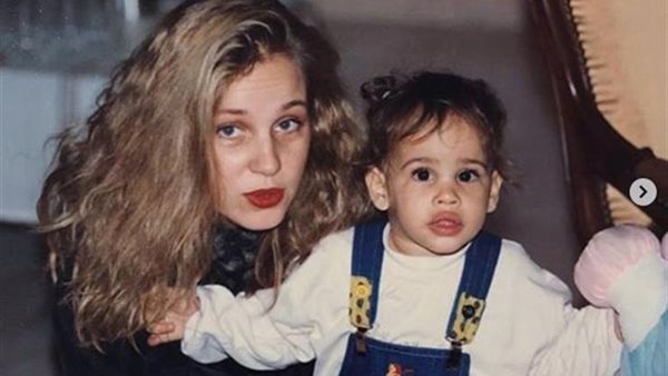 شيرين رضا وابنتها