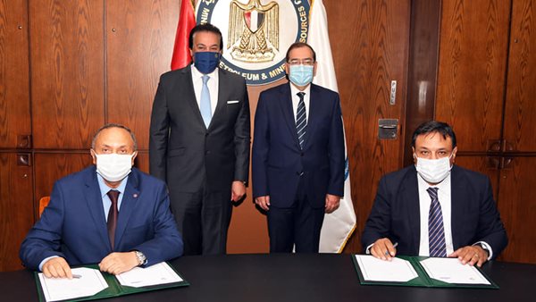 جانب من مراسم التوقيع