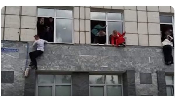 هروب طلاب الجامعة