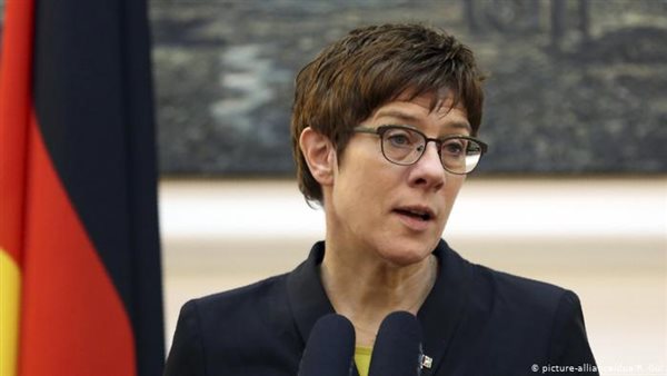 وزيرة الدفاع الألمانية